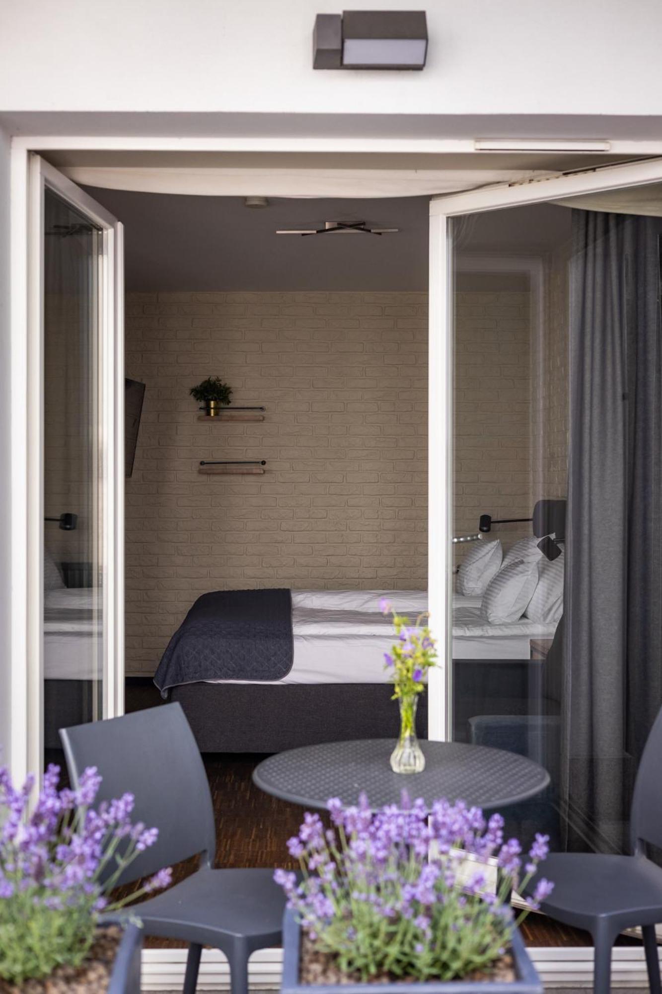 Rozana Loft - Old Town Apartment Krakow Bagian luar foto